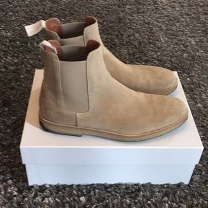 Common Projects Chelsea boot